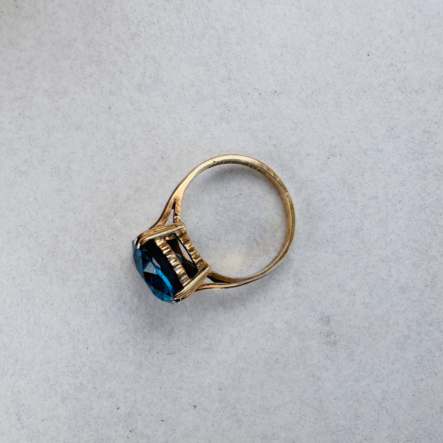 Vintage 1963 Blue Spinel Ring | Yellow Gold | Size J 1/2