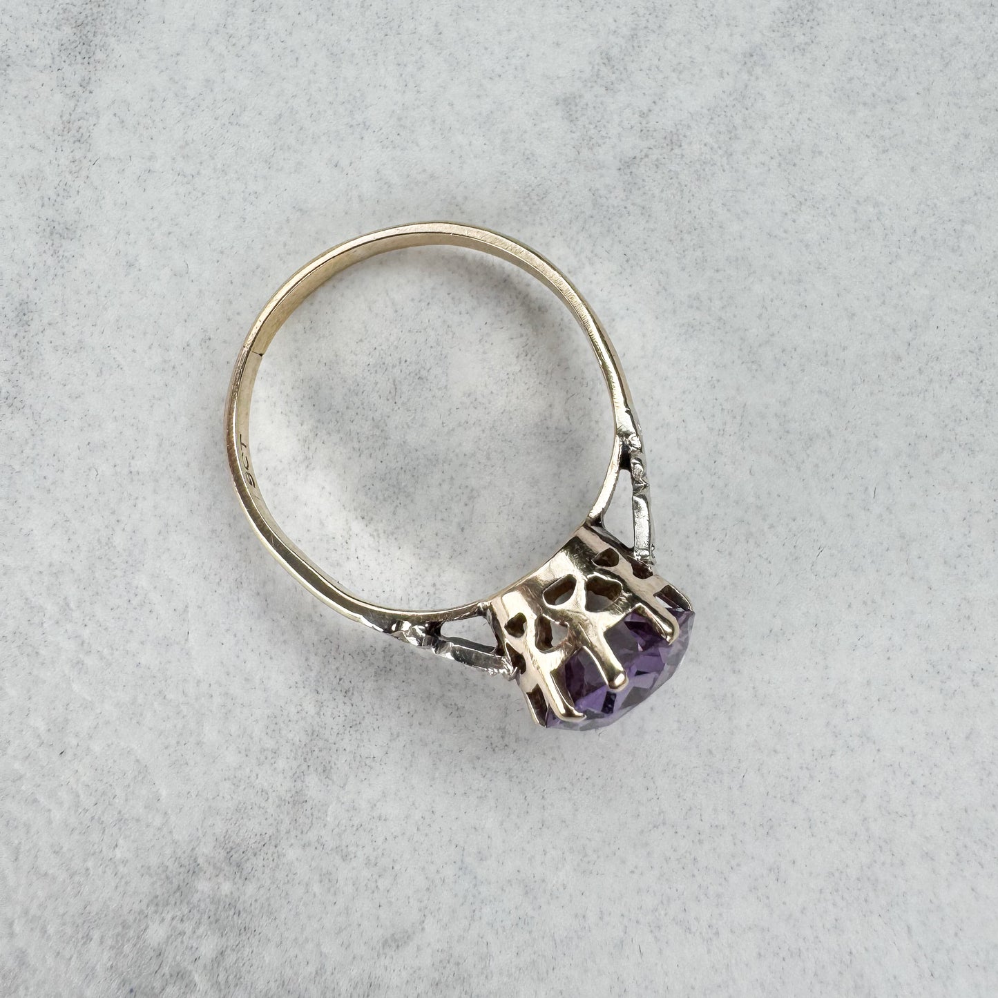 Colour Changing Alexandrite Vintage Ring | 9ct Yellow Gold | Size N