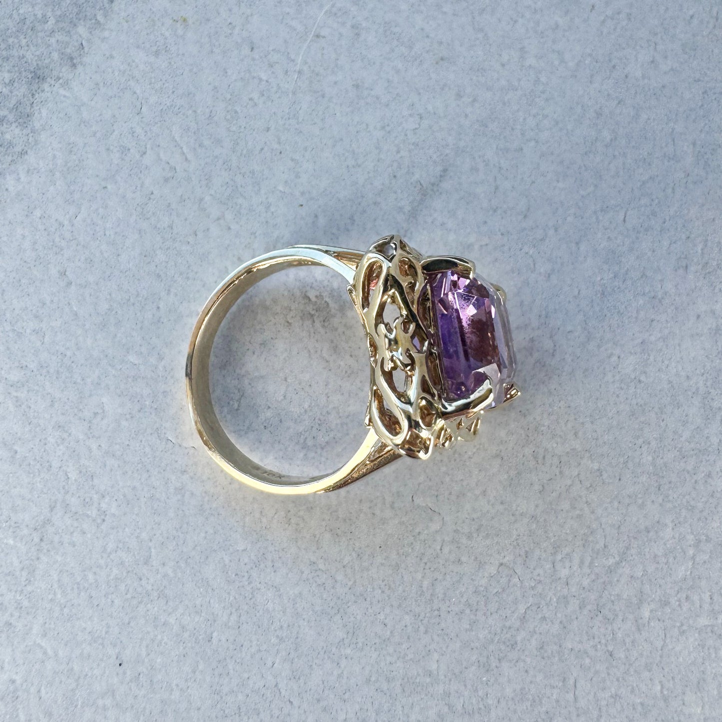 Vintage Emerald-Cut Amethyst | Yellow Gold | Size K