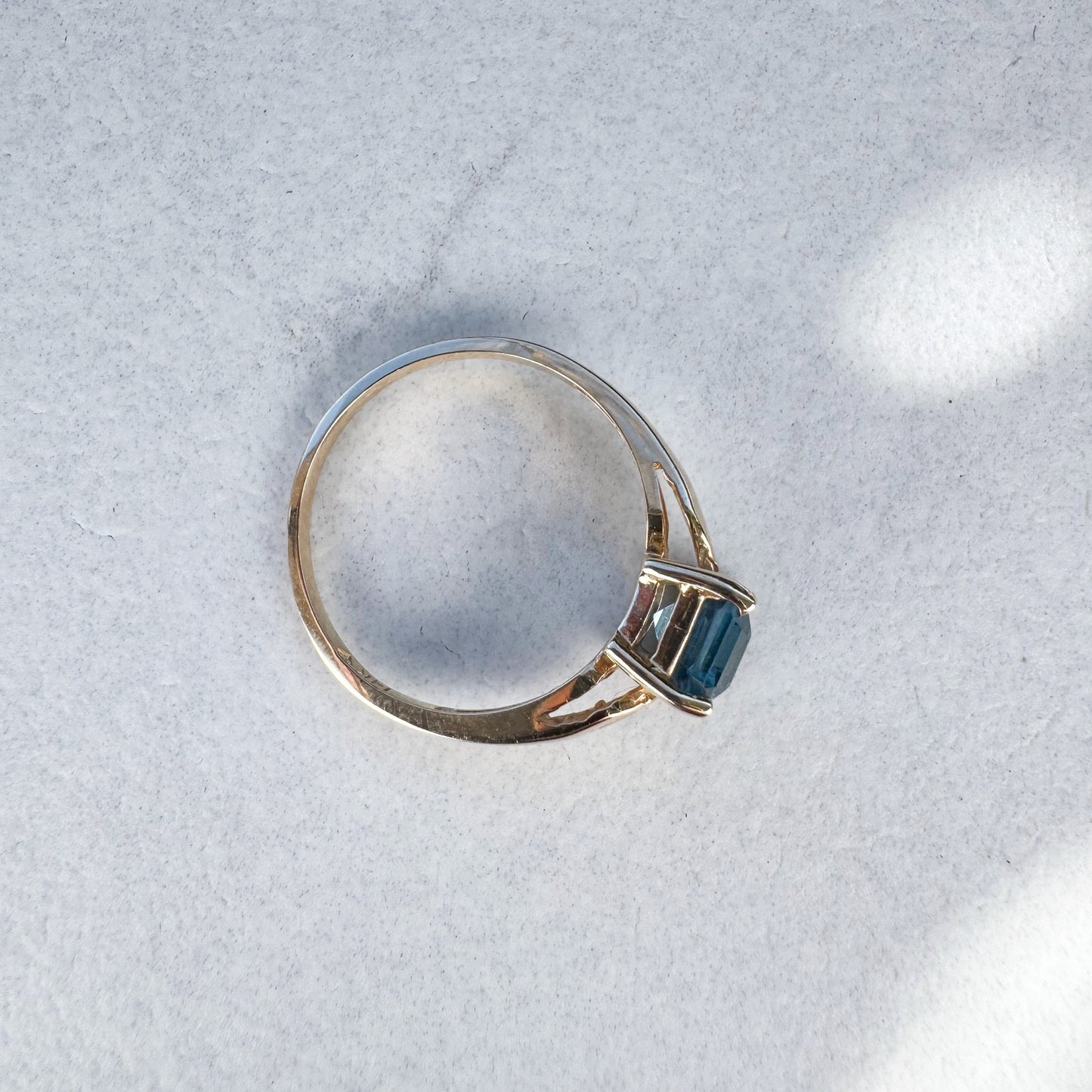 Ocean Blue Emerald-Cut Aquamarine | Yellow Gold | Size P