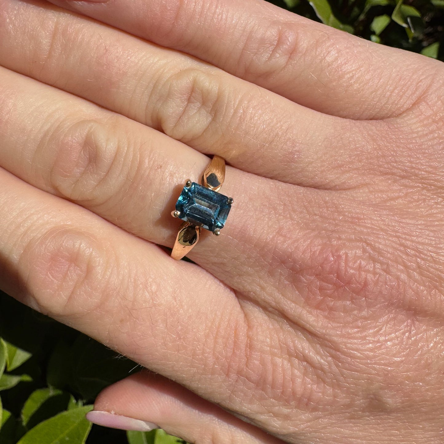 Ocean Blue Emerald-Cut Aquamarine | Yellow Gold | Size P