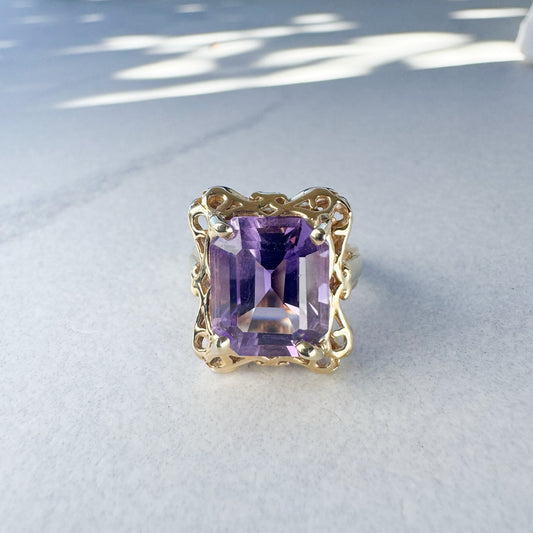 Vintage Emerald-Cut Amethyst | Yellow Gold | Size K
